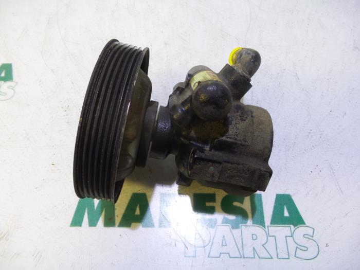 Usagé Pompe de direction Alfa Romeo 147 (937) 1.9 JTDM 16V Prix € 50,00 Règlement à la marge proposé par Maresia Parts