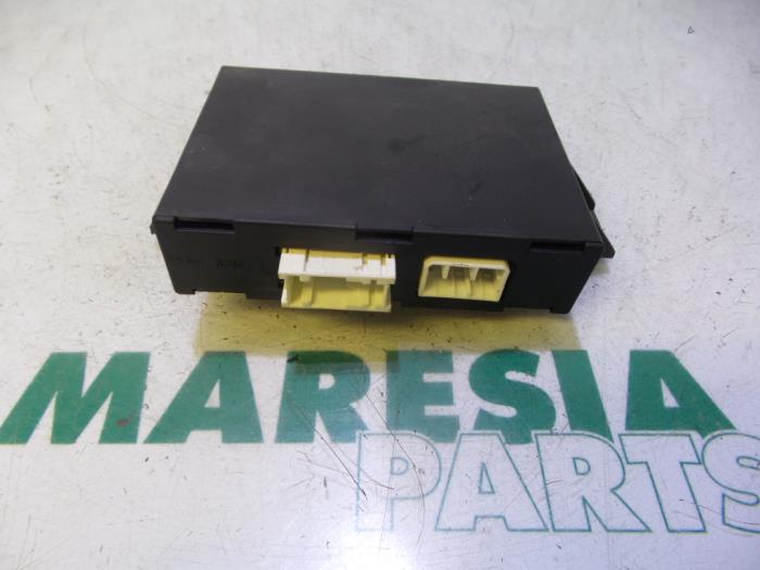Usagé Ordinateur divers Alfa Romeo 147 (937) 1.9 JTDM 16V Prix € 50,00 Règlement à la marge proposé par Maresia Parts