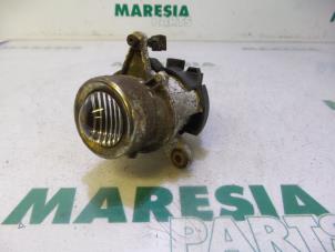 Używane Swiatlo przeciwmgielne lewy przód Alfa Romeo 147 (937) 1.9 JTDM 16V Cena € 25,00 Procedura marży oferowane przez Maresia Parts