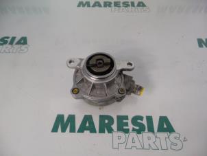 Usados Bomba de vacío (diésel) Renault Master III (FD/HD) 2.2 dCi 16V Precio € 50,00 Norma de margen ofrecido por Maresia Parts