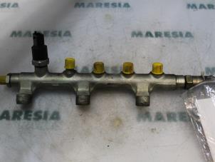 Used Fuel injector nozzle Renault Master III (FD/HD) 2.2 dCi 16V Price € 70,00 Margin scheme offered by Maresia Parts