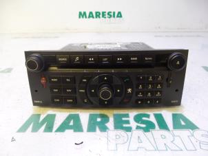 Używane Radioodtwarzacz CD Peugeot 407 (6C/J) 2.7 HDi V6 24V Cena € 262,50 Procedura marży oferowane przez Maresia Parts