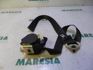 Used Front seatbelt, left Peugeot 407 (6C/J) 2.7 HDi V6 24V Price € 105,00 Margin scheme offered by Maresia Parts
