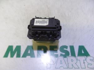 Used Heater resistor Citroen C4 Berline (NC) 1.6 e-HDI Price € 20,00 Margin scheme offered by Maresia Parts