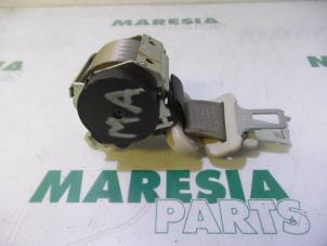 Usados Cinturón de seguridad centro detrás Fiat Idea (350AX) 1.4 16V Precio € 50,00 Norma de margen ofrecido por Maresia Parts