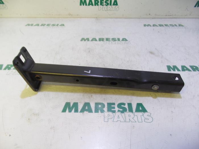 Usados Subchasis Peugeot 207 SW (WE/WU) 1.4 16V Vti Precio € 20,00 Norma de margen ofrecido por Maresia Parts