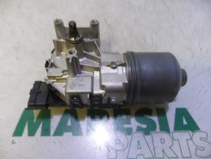 Used Front wiper motor Peugeot 208 I (CA/CC/CK/CL) 1.4 HDi Price € 24,99 Margin scheme offered by Maresia Parts