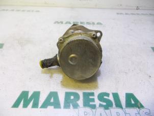 Usados Bomba de vacío (diésel) Renault Kangoo Express (FW) 1.5 dCi 105 FAP Precio € 30,00 Norma de margen ofrecido por Maresia Parts