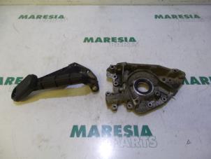Used Oil pump Peugeot 407 SW (6E) 2.0 16V Price € 50,00 Margin scheme offered by Maresia Parts