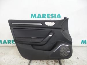Używane Tapicerka drzwi lewych przednich wersja 4-drzwiowa Renault Megane IV (RFBB) 1.2 Energy TCE 130 Cena € 131,25 Procedura marży oferowane przez Maresia Parts