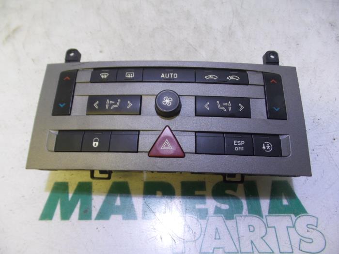 Heater control panel from a Peugeot 407 (6D) 1.8 16V 2006