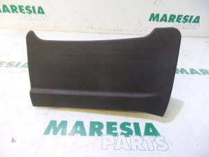 Używane Poduszka powietrzna kolanowa lewa Peugeot 407 (6D) 1.8 16V Cena € 50,00 Procedura marży oferowane przez Maresia Parts