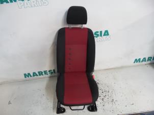 Używane Fotel prawy Fiat Panda (169) 1.2 Fire Cena € 157,50 Procedura marży oferowane przez Maresia Parts