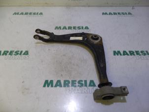 Used Front lower wishbone, left Peugeot 407 (6D) 1.8 16V Price € 40,00 Margin scheme offered by Maresia Parts