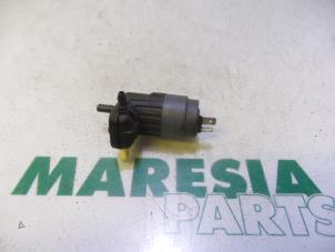 Używane Pompa spryskiwacza przód Lancia Ypsilon (843) 1.4 16V Cena € 15,00 Procedura marży oferowane przez Maresia Parts