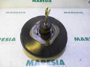 Usagé Assistant de freinage Renault Laguna II (BG) 2.0 16V Prix € 35,00 Règlement à la marge proposé par Maresia Parts
