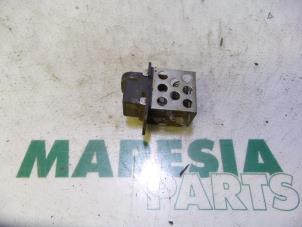 Used Cooling fan resistor Renault Laguna II (BG) 2.0 16V Price € 25,00 Margin scheme offered by Maresia Parts