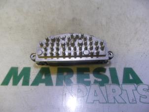 Used Heater resistor Renault Espace (RFCJ) 1.6 Tce 200 EDC Price € 50,00 Margin scheme offered by Maresia Parts