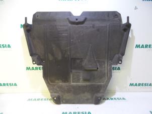 Used Engine protection panel Renault Espace (RFCJ) 1.6 Tce 200 EDC Price € 75,00 Margin scheme offered by Maresia Parts