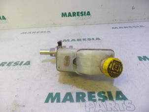 Gebrauchte Hauptbremszylinder Fiat Fiorino (225) 1.3 JTD 16V Multijet Preis € 105,00 Margenregelung angeboten von Maresia Parts