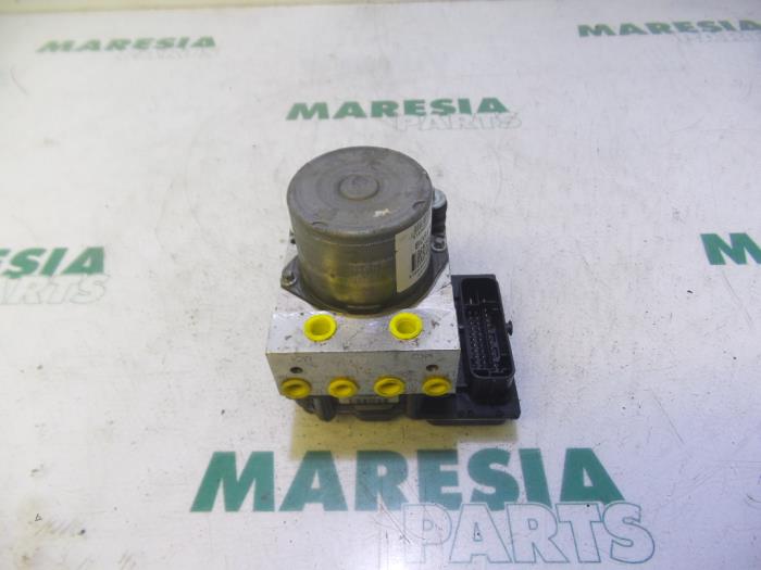 Begagnade ABS-pump Fiat Fiorino (225) 1.3 JTD 16V Multijet Pris € 79,99 Marginaltabell erbjuds av Maresia Parts
