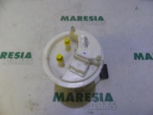 Używane Elektryczna pompa paliwa Fiat Fiorino (225) 1.3 JTD 16V Multijet Cena € 35,00 Procedura marży oferowane przez Maresia Parts