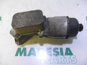 Używane Uchwyt filtra oleju Peugeot 206 (2A/C/H/J/S) 1.4 HDi Cena € 35,00 Procedura marży oferowane przez Maresia Parts