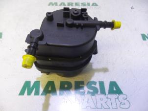 Usagé Boîtier de filtre carburant Peugeot 206 (2A/C/H/J/S) 1.4 HDi Prix € 50,00 Règlement à la marge proposé par Maresia Parts