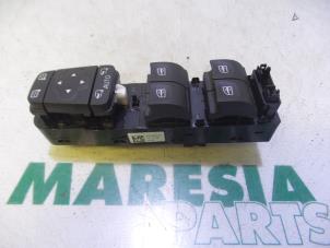Used Multi-functional window switch Renault Espace (RFCJ) 1.6 Tce 200 EDC Price € 75,00 Margin scheme offered by Maresia Parts
