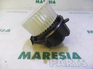 Used Heating and ventilation fan motor Renault Espace (RFCJ) 1.6 Tce 200 EDC Price € 45,00 Margin scheme offered by Maresia Parts