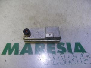Used Reversing camera Renault Espace (RFCJ) 1.6 Tce 200 EDC Price € 199,50 Margin scheme offered by Maresia Parts