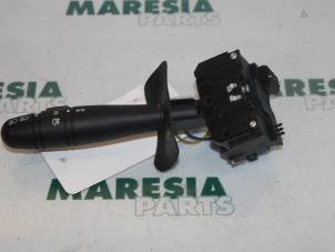 Used Indicator switch Renault Clio II Societe (SB) 1.5 dCi 65 Price € 25,00 Margin scheme offered by Maresia Parts
