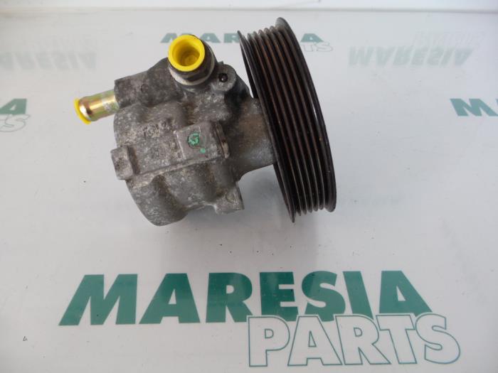 Usagé Pompe de direction Renault Espace (JK) 3.0 dCi V6 24V Grand Espace Prix € 85,00 Règlement à la marge proposé par Maresia Parts