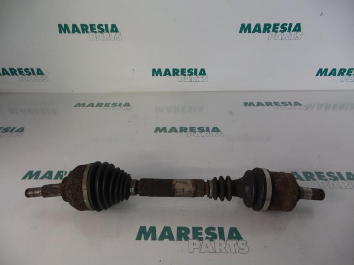 Gebrauchte Antriebswelle links vorne Renault Espace (JK) 3.0 dCi V6 24V Grand Espace Preis € 105,00 Margenregelung angeboten von Maresia Parts