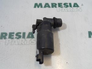 Usados Bomba de limpiaparabrisas delante Fiat Scudo (220Z) 2.0 JTD 16V Precio € 18,15 IVA incluido ofrecido por Maresia Parts