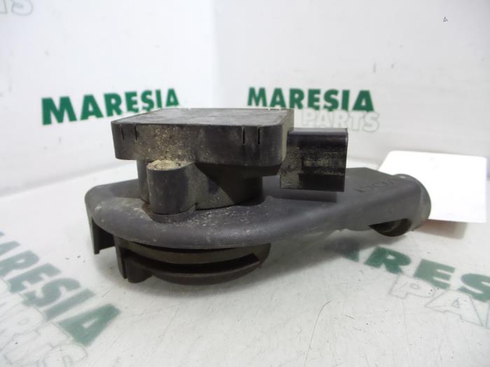 Begagnade Gaspedalsensor Fiat Scudo (220Z) 2.0 JTD 16V Pris € 42,35 Inklusive moms erbjuds av Maresia Parts