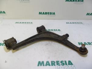 Used Front lower wishbone, right Renault Master III (FD/HD) 2.2 dCi 16V Price € 50,00 Margin scheme offered by Maresia Parts