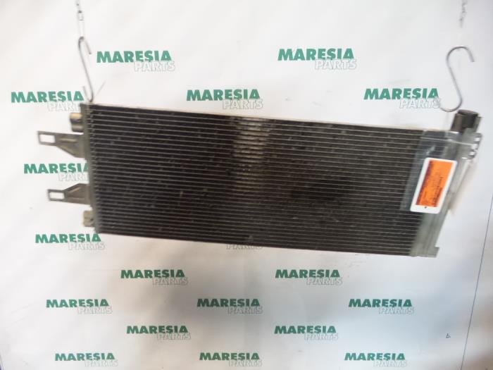 Air conditioning condenser from a Peugeot Boxer (U9) 2.2 HDi 120 Euro 4 2010