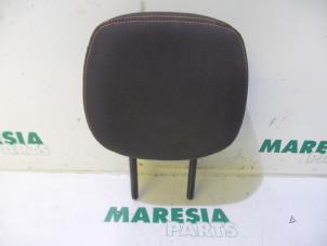 Used Headrest Renault Twingo II (CN) 1.6 16V RS Price € 50,00 Margin scheme offered by Maresia Parts