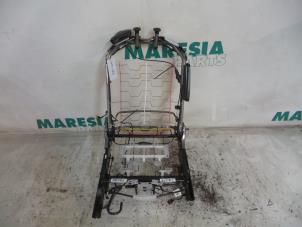Used Seat frame Renault Twingo II (CN) 1.6 16V RS Price € 50,00 Margin scheme offered by Maresia Parts