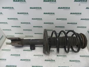 Used Front shock absorber rod, left Citroen C4 Berline (LC) 1.6 HDi 16V Price € 25,00 Margin scheme offered by Maresia Parts