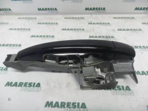 Used Rear door handle 4-door, right Peugeot 3008 I (0U/HU) 1.6 16V THP 155 Price € 35,00 Margin scheme offered by Maresia Parts