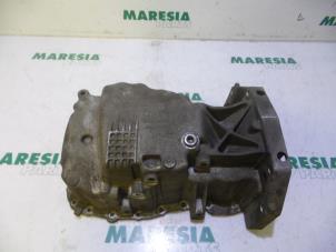 Used Sump Renault Twingo II (CN) 1.5 dCi 90 FAP Price € 40,00 Margin scheme offered by Maresia Parts