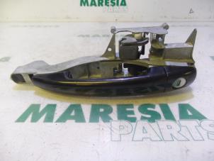 Used Door handle 4-door, front left Peugeot 308 SW (4E/H) 1.6 HDiF 16V Price € 25,00 Margin scheme offered by Maresia Parts