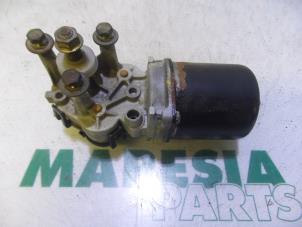 Used Front wiper motor Peugeot Partner Combispace 1.6 16V Price € 50,00 Margin scheme offered by Maresia Parts