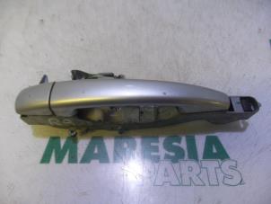 Used Rear door handle 4-door, right Peugeot 207 SW (WE/WU) 1.6 HDi 16V Price € 25,00 Margin scheme offered by Maresia Parts