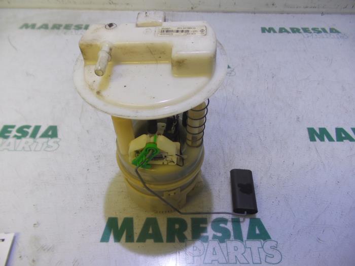 Gebrauchte Kraftstoffpumpe Elektrisch Renault Twingo II (CN) 1.6 16V RS Preis € 20,00 Margenregelung angeboten von Maresia Parts