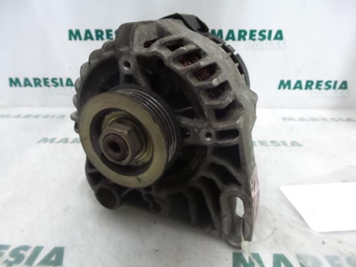 Begagnade Dynamo Fiat Brava (182B) 1.2 16V Pris € 50,00 Marginaltabell erbjuds av Maresia Parts