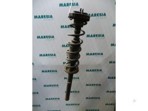 Used Rear shock absorber rod, right Renault Twingo (C06) 1.2 Price € 25,00 Margin scheme offered by Maresia Parts