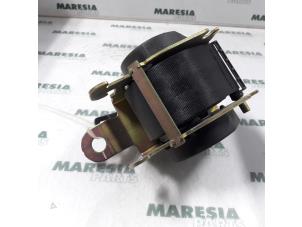 Used Rear seatbelt, centre Peugeot 307 SW (3H) 2.0 HDi 135 16V FAP Price € 25,00 Margin scheme offered by Maresia Parts